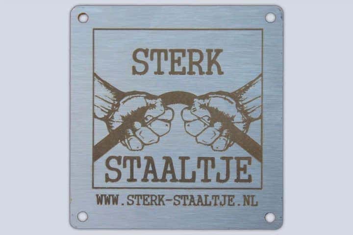 Metalen plaatje van RVS met lasergravure