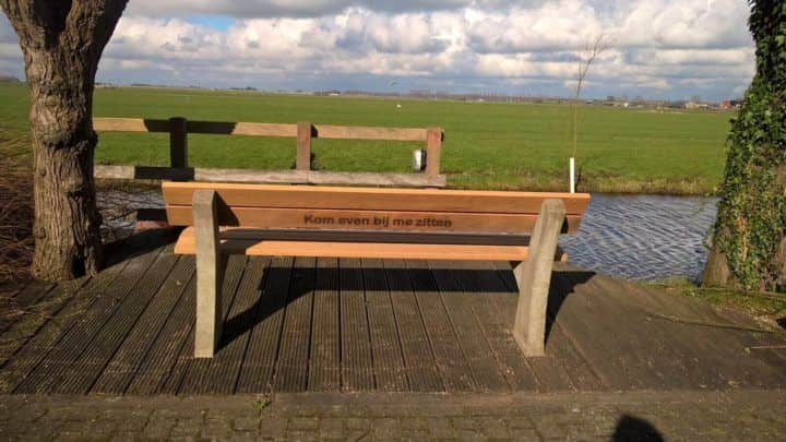 Herdenkingsbankje van hout - lasergraveren