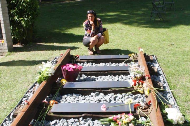 Oorlogsmonument RVS graveren Pakan Baroe - Bronbeek
