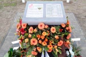 Oorlogsmonument - RVS - Freesgraveren - inlakken - St Joost