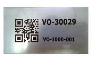 Lasergegraveerde RVS plaatje met qr code en tekst
