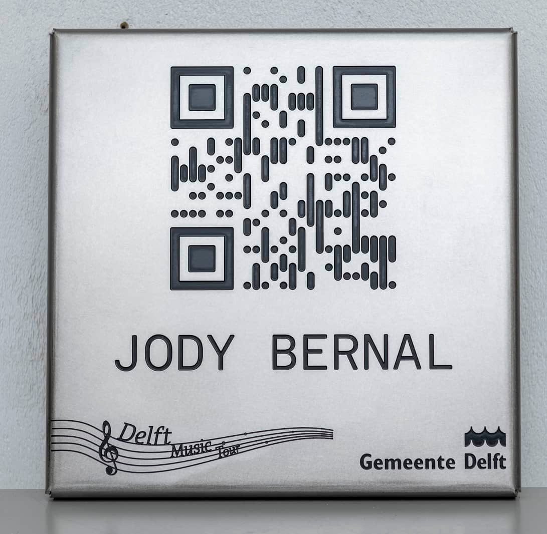 Herdenkingsbord- RVS-graveren --QRcode-delft music tours