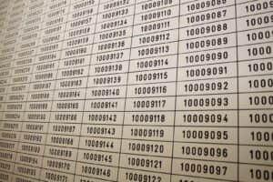 Massa gravoply nummerplaatjes van kunststof voor datacommunicatie door middel van frees inlakken