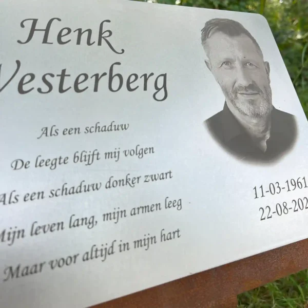 Grafmonument Standvastig Cortenstaal en RVS Lasergravure en foto of afbeelding Detail