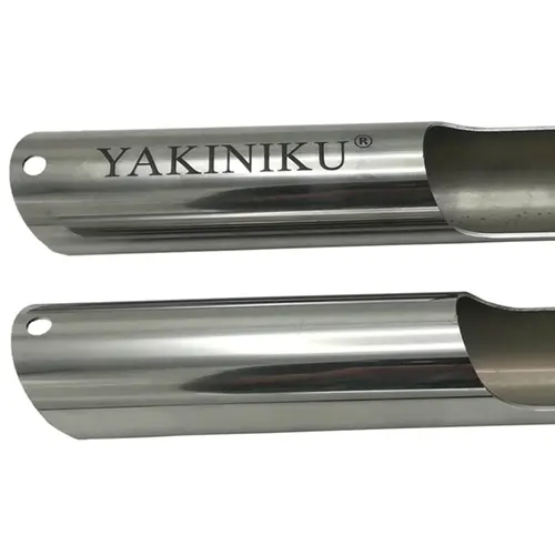 Lasergravure van de naam van een bedrijf op metalen buizen - Yakiniku
